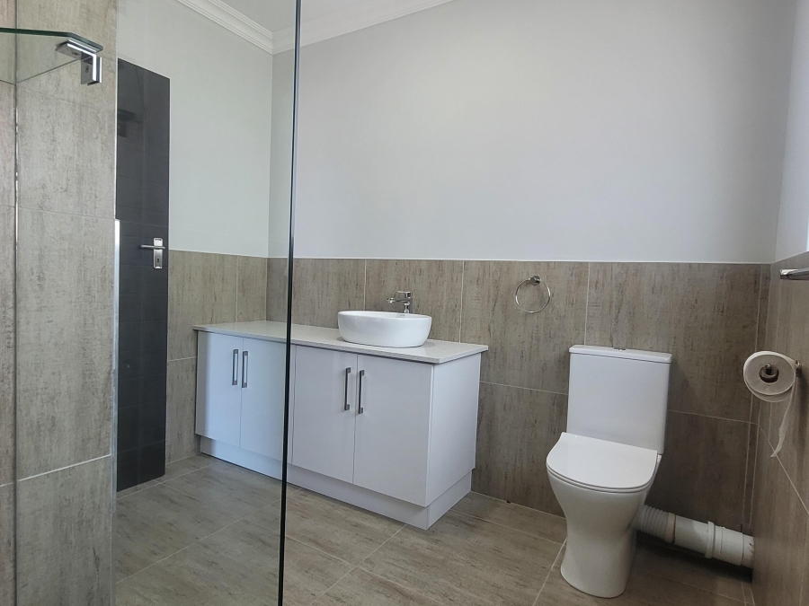 4 Bedroom Property for Sale in Wavecrest Eastern Cape